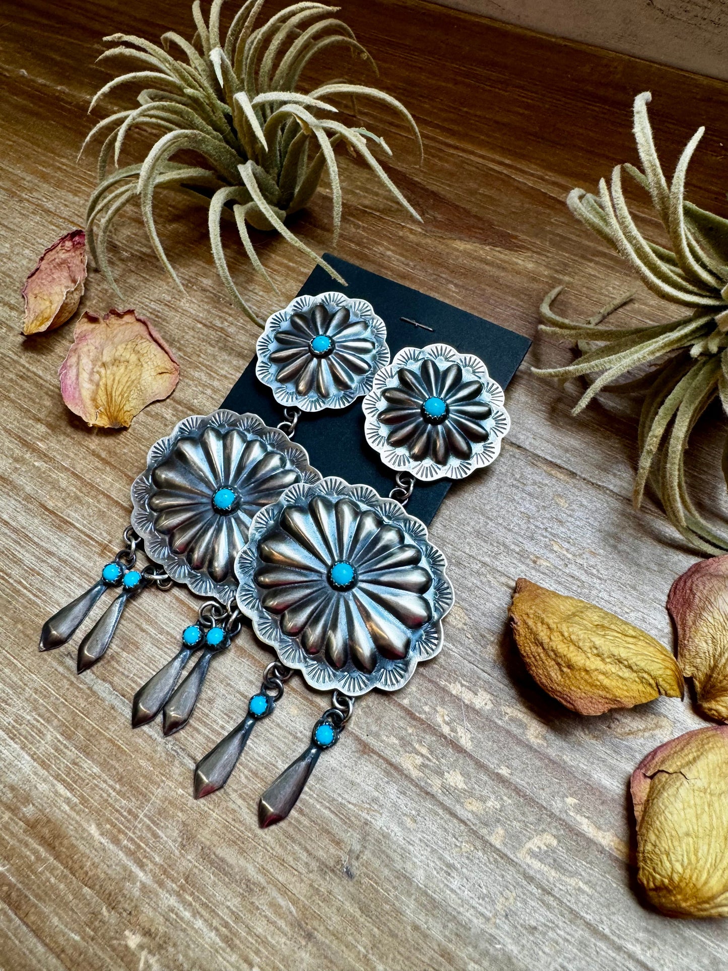 Lorenzo & Jerilyn Chee Sterling Silver Concho Dangle Earrings – Native Made, Kingman Turquoise