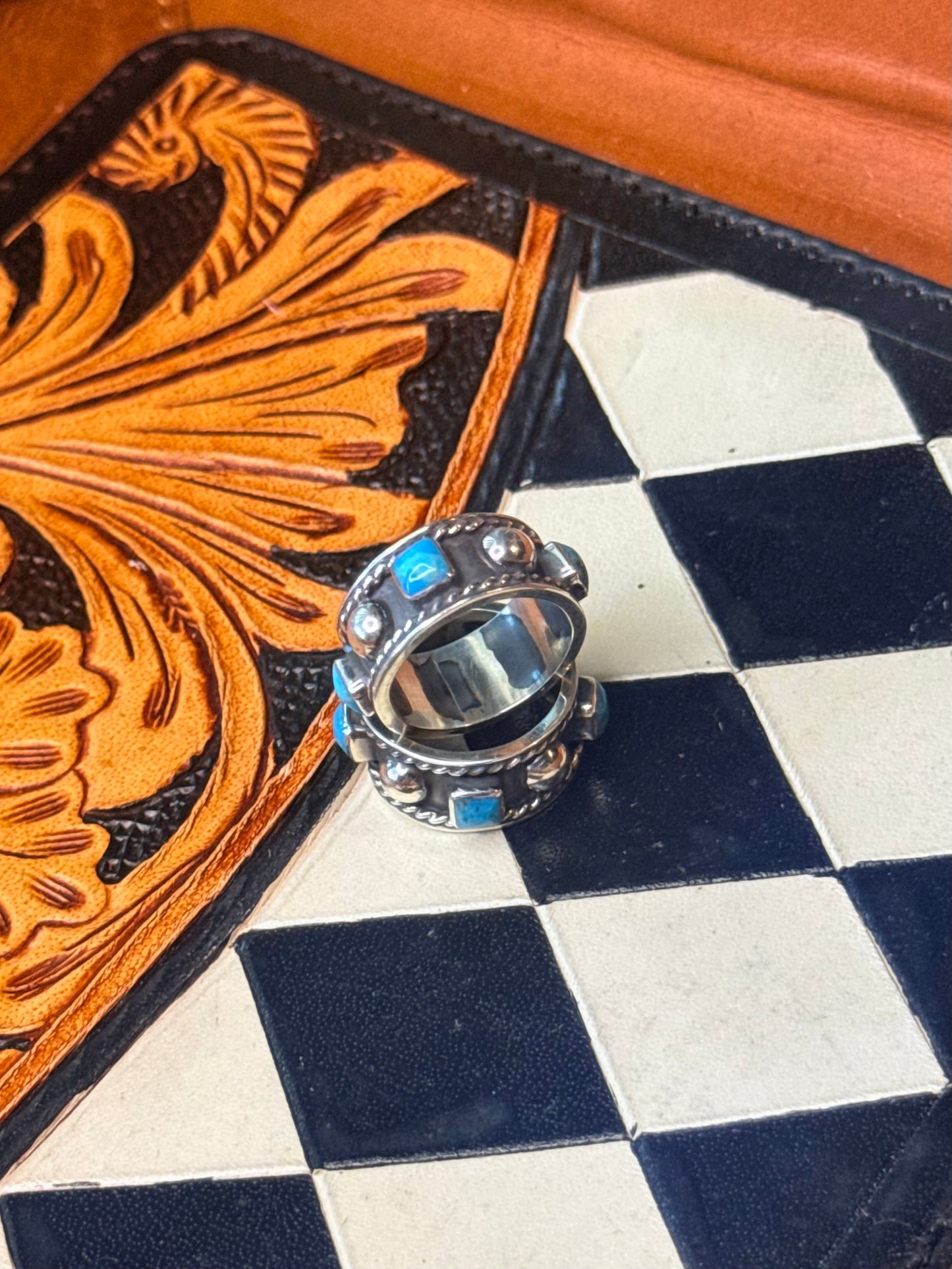 The round up ring