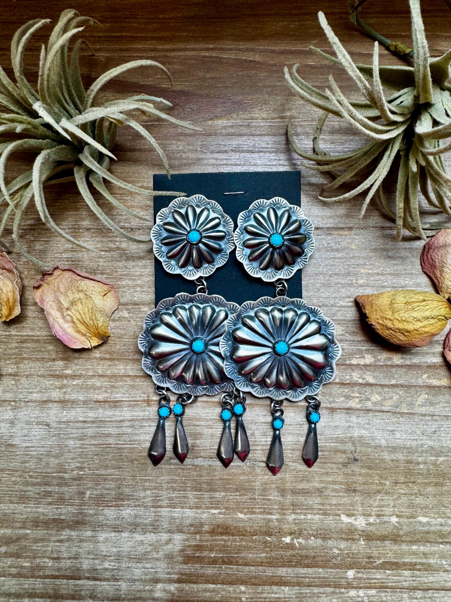 Lorenzo & Jerilyn Chee Sterling Silver Concho Dangle Earrings – Native Made, Kingman Turquoise