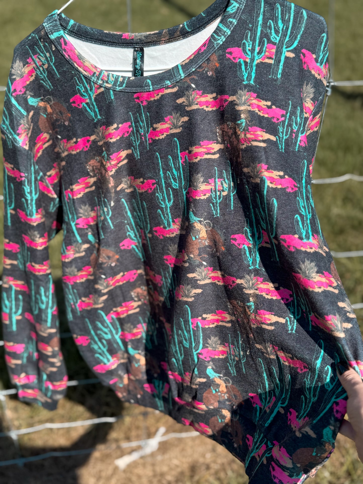 ROSETTE RODEO TOP