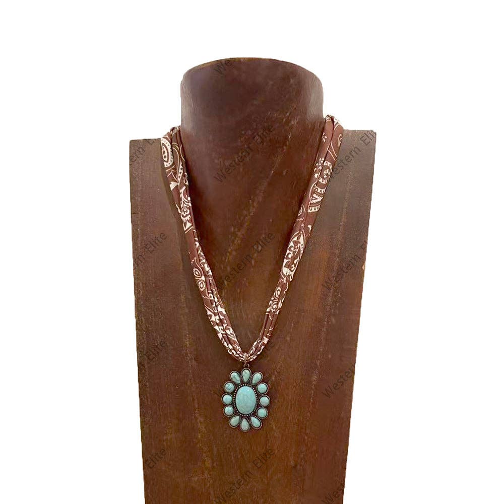 The lady Mae necklace