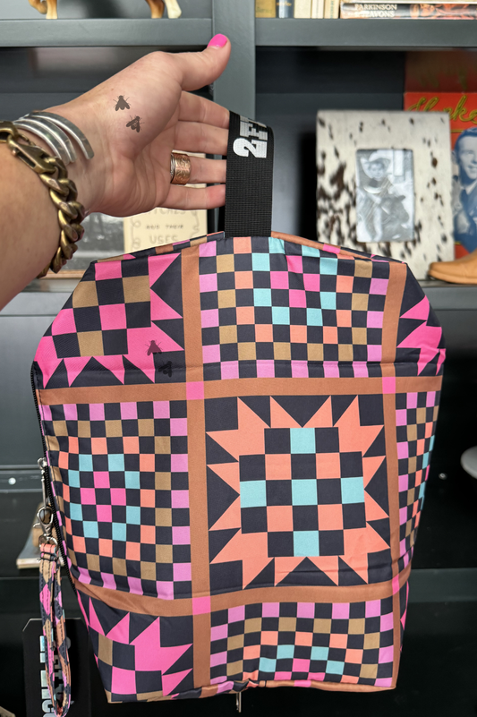 THAT QUILTED TRAVELER BAG