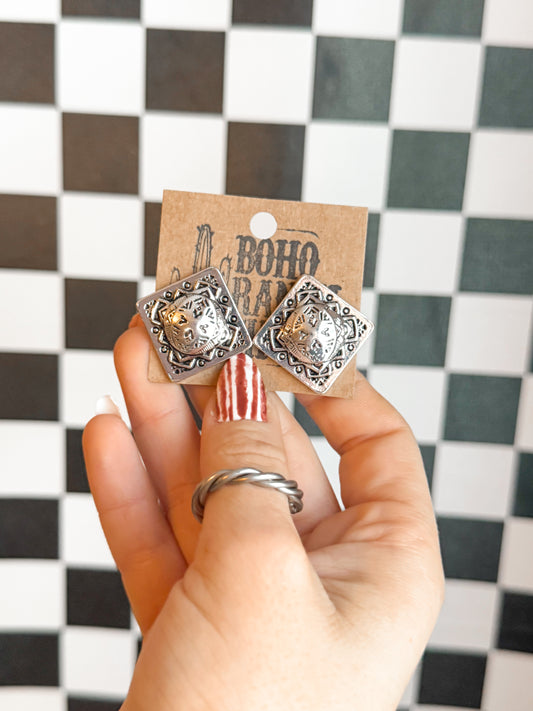 Square stud earrings