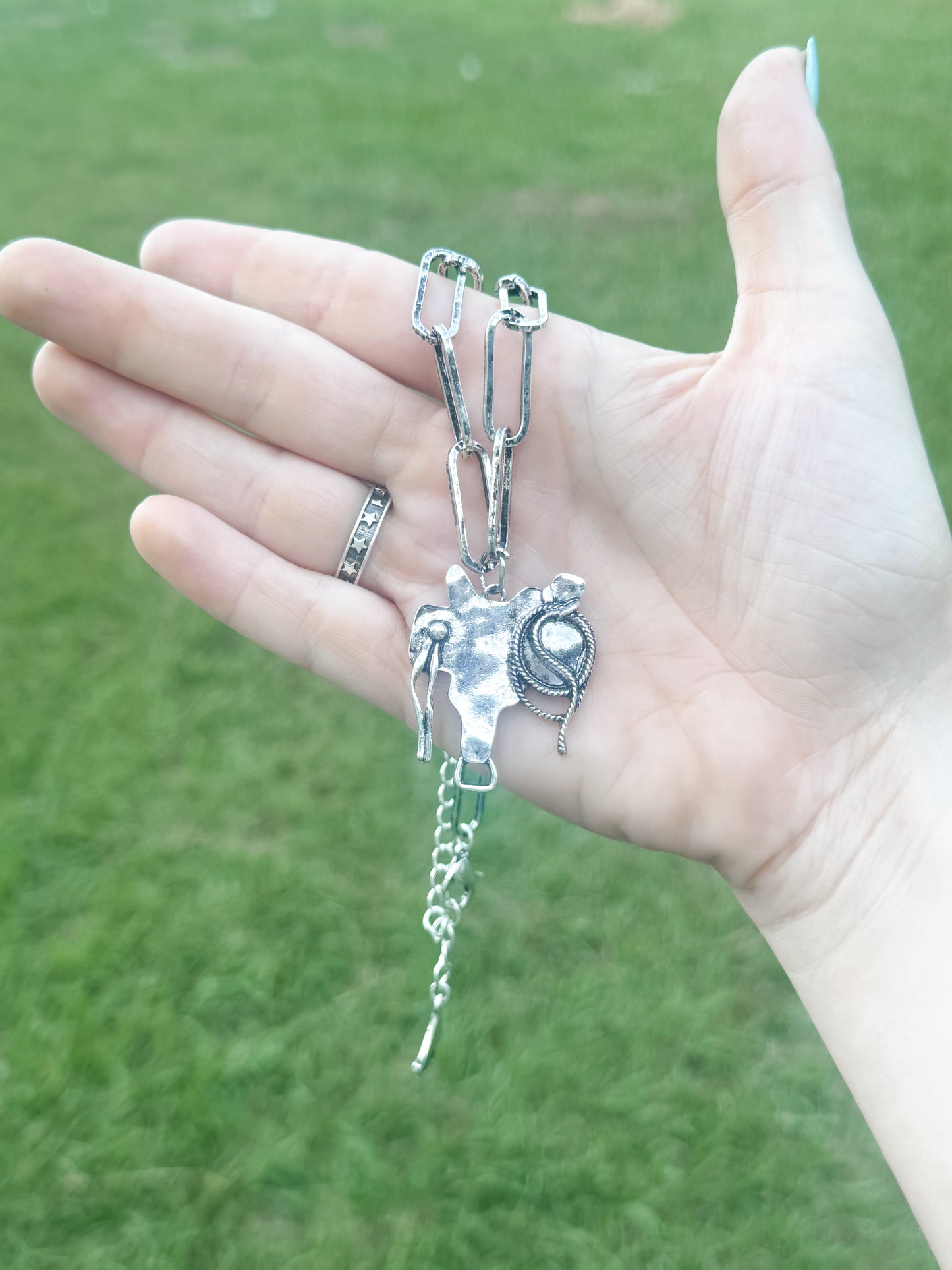 The Saddle up necklace