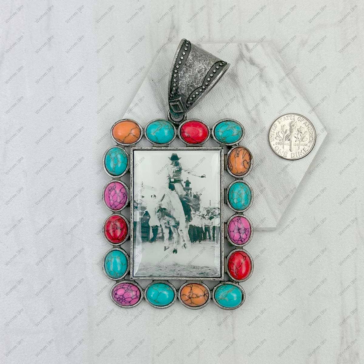 Fully cowboy pendant