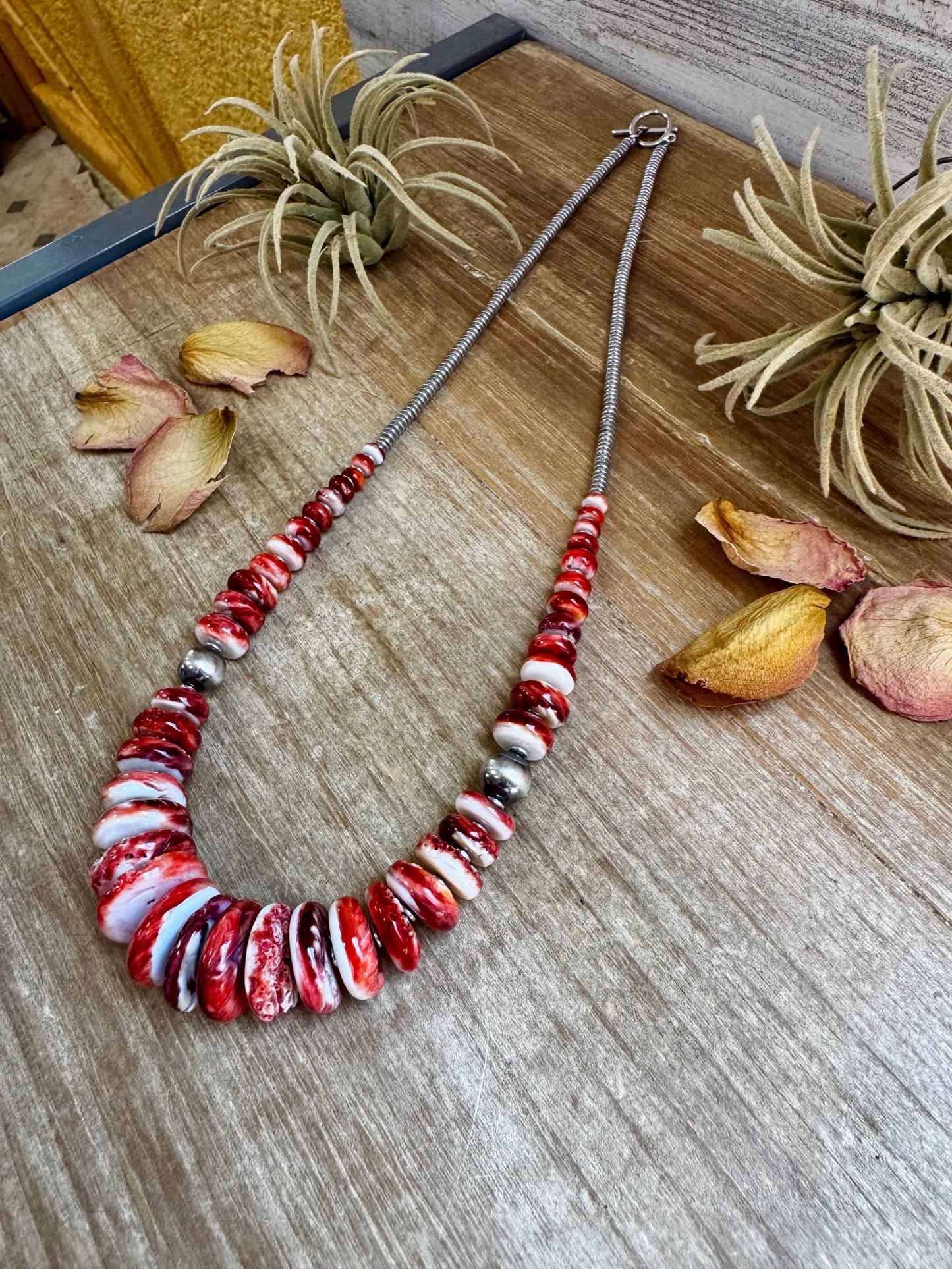 23" Red Spiny Oyster Graduated Necklace