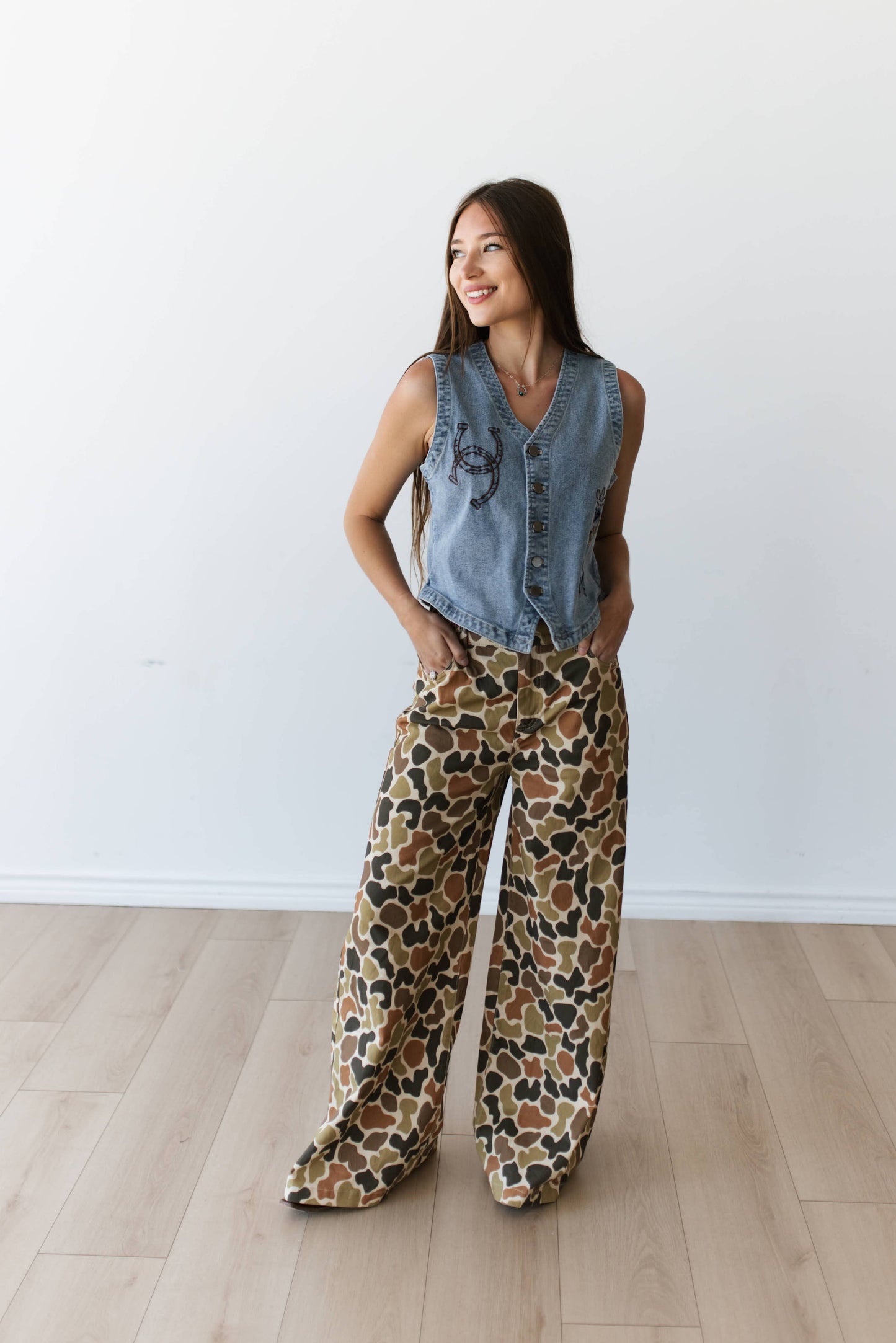 Roping Cowboy Embroidery Vest