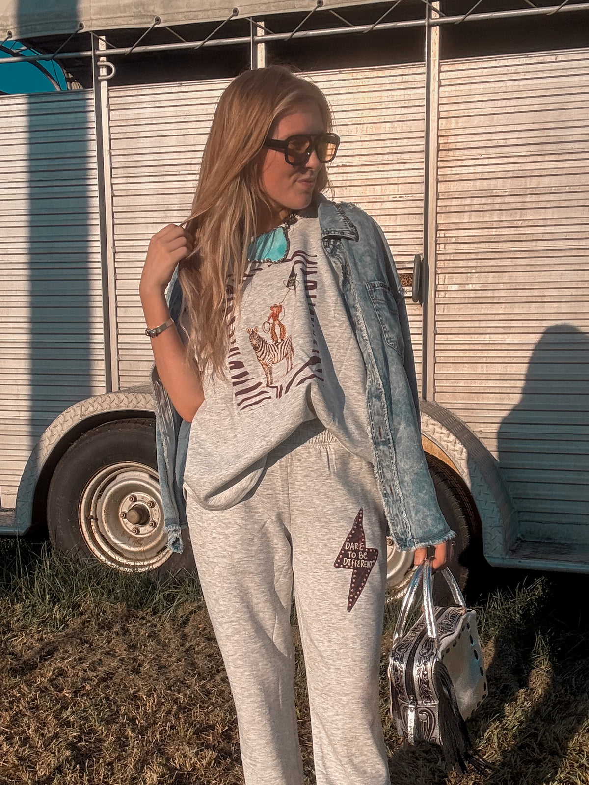 Dare to be different exclusive set