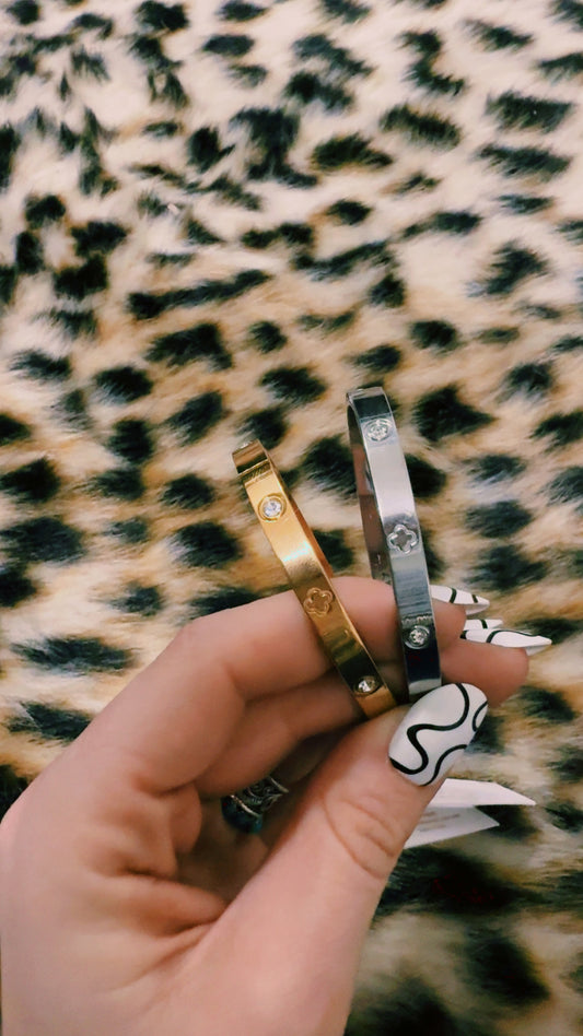 NON- Tarnish stainless steel waterproof bangle