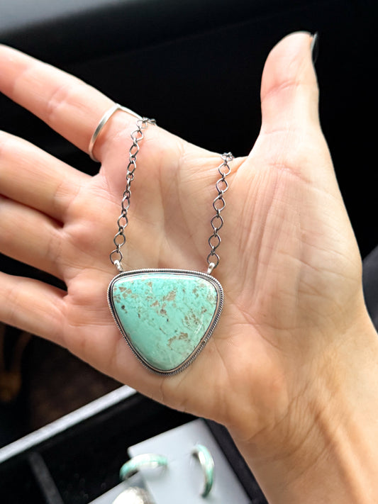 The turquoise chunk necklace
