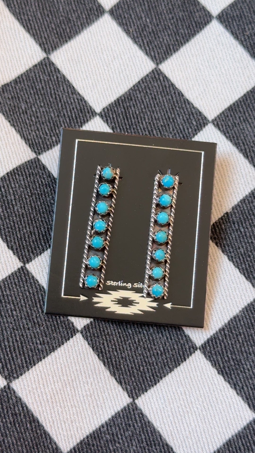 The RIO stud earrings