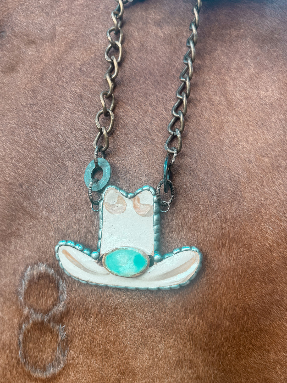 The big hat necklace