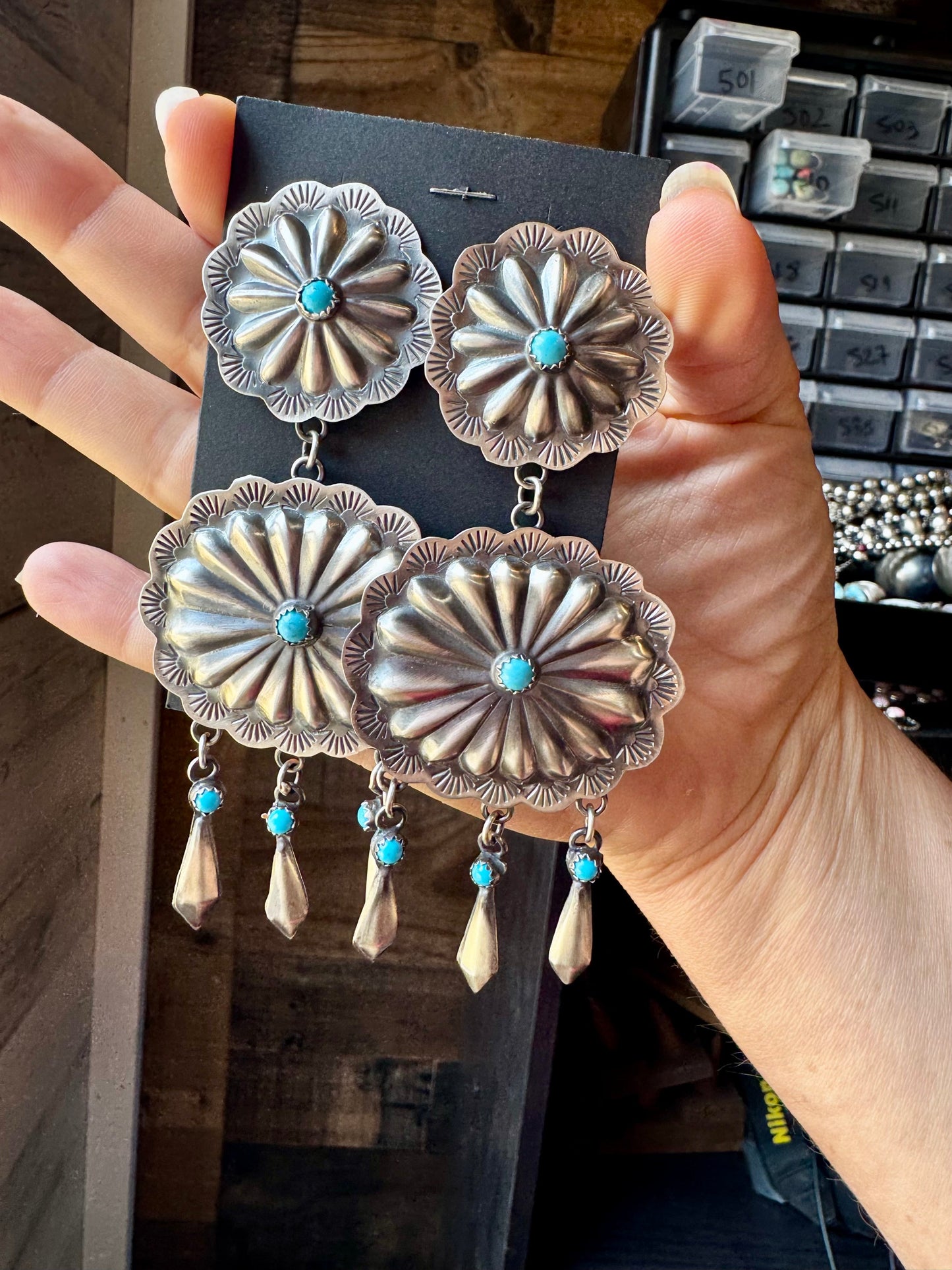 Lorenzo & Jerilyn Chee Sterling Silver Concho Dangle Earrings – Native Made, Kingman Turquoise