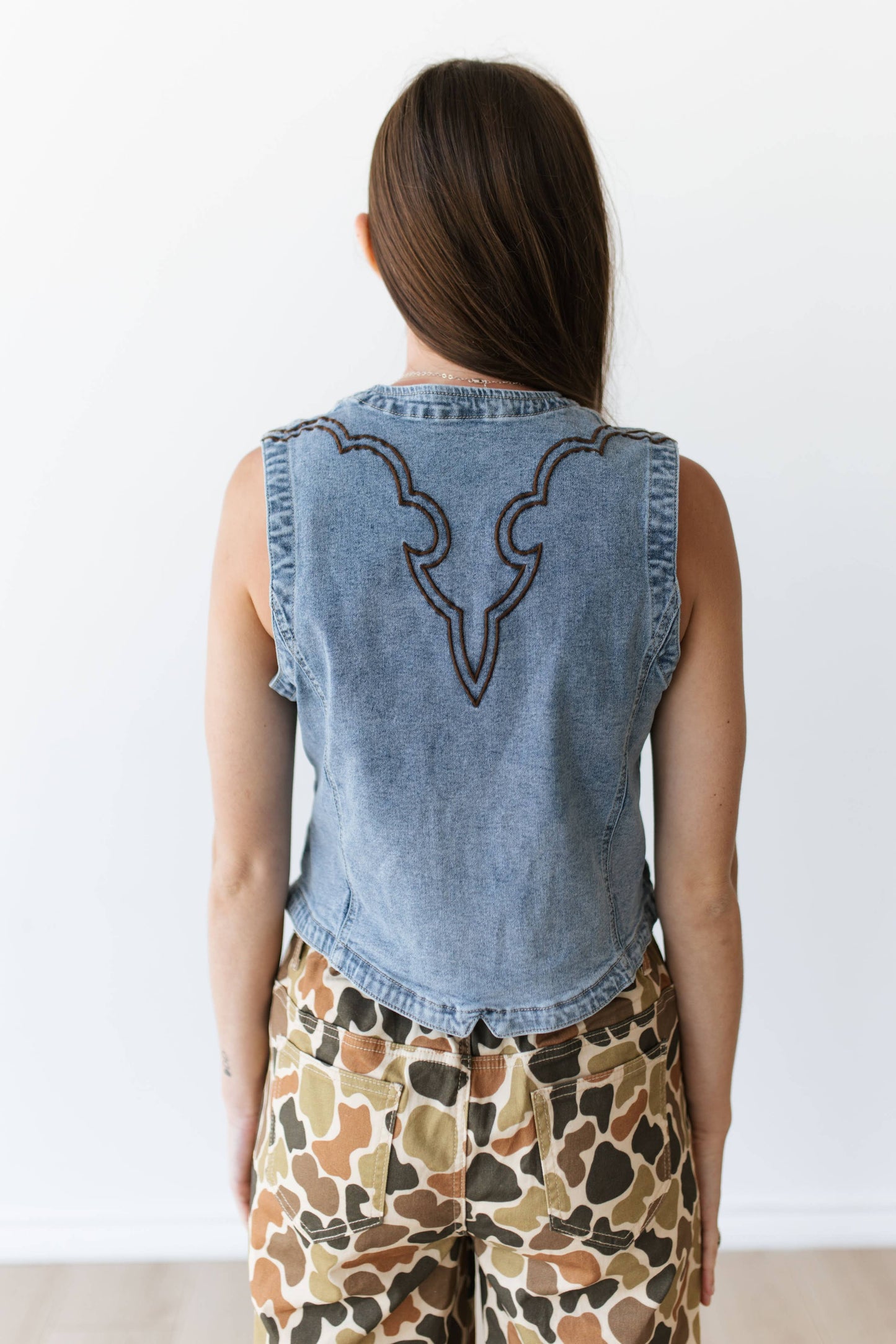 Roping Cowboy Embroidery Vest