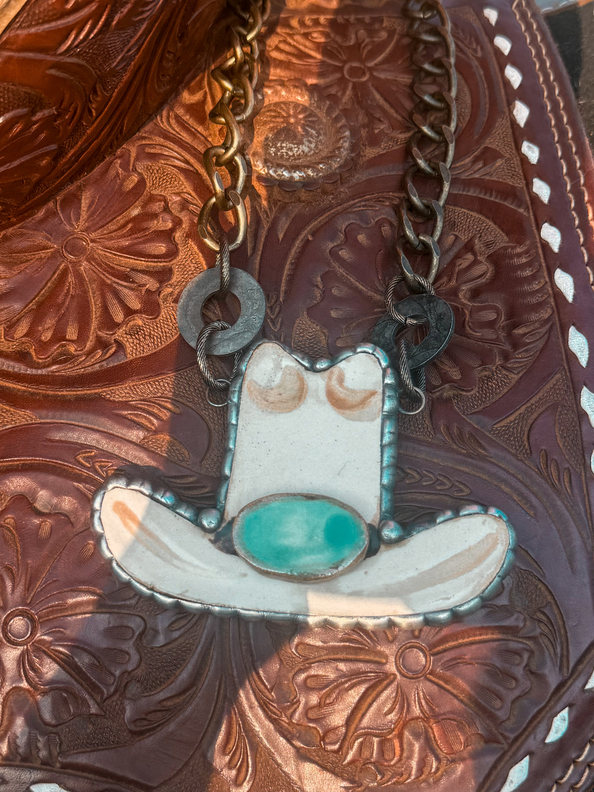 The big hat necklace