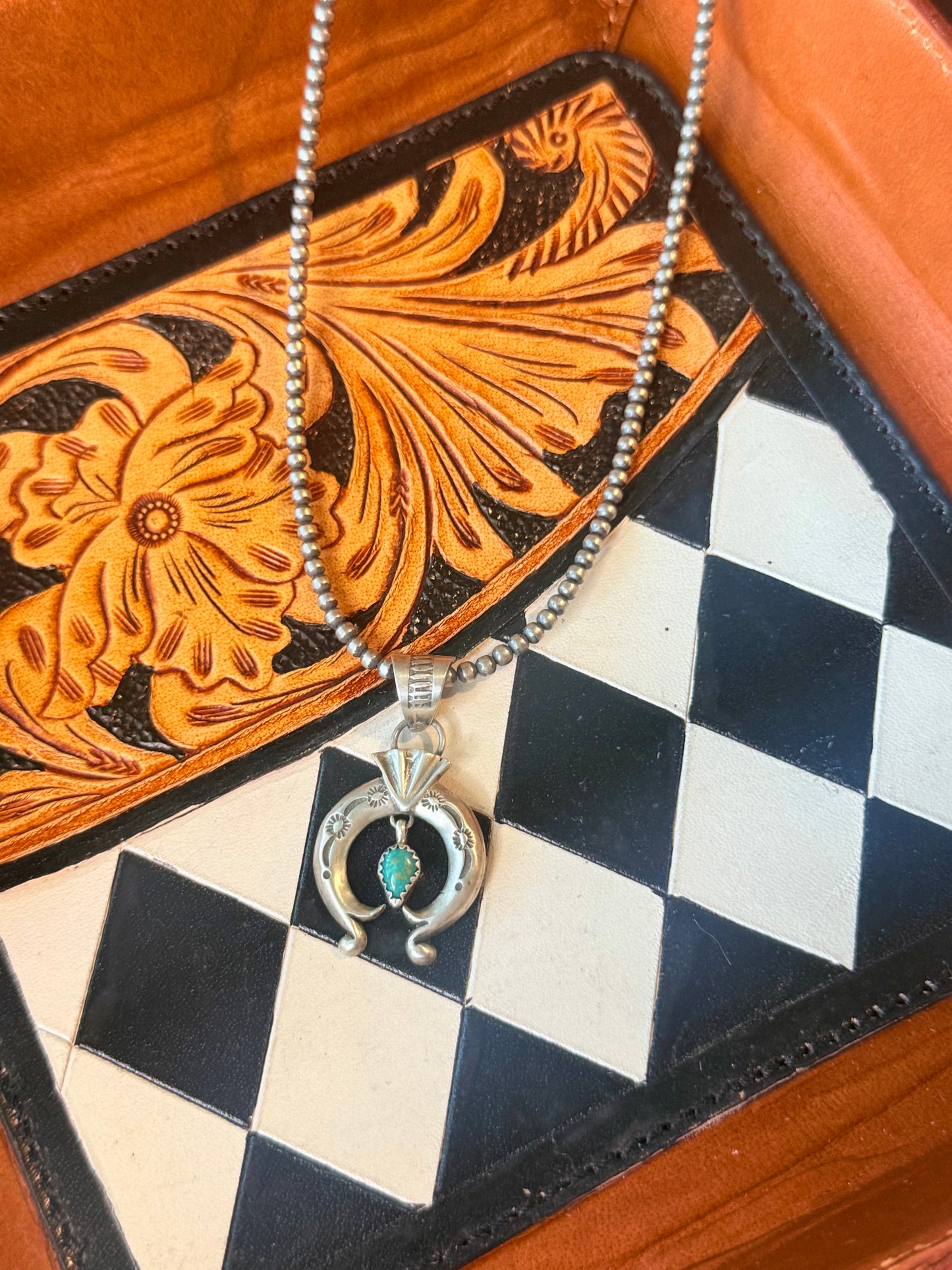 Naja pendant with sterling pearls