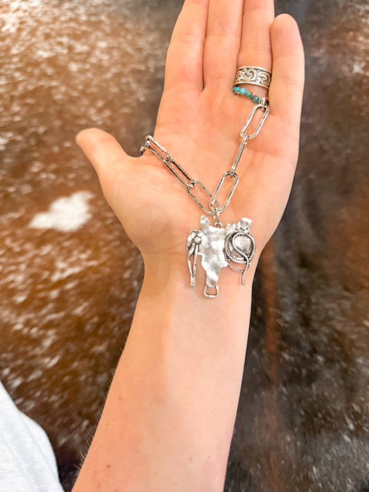 The Saddle up necklace