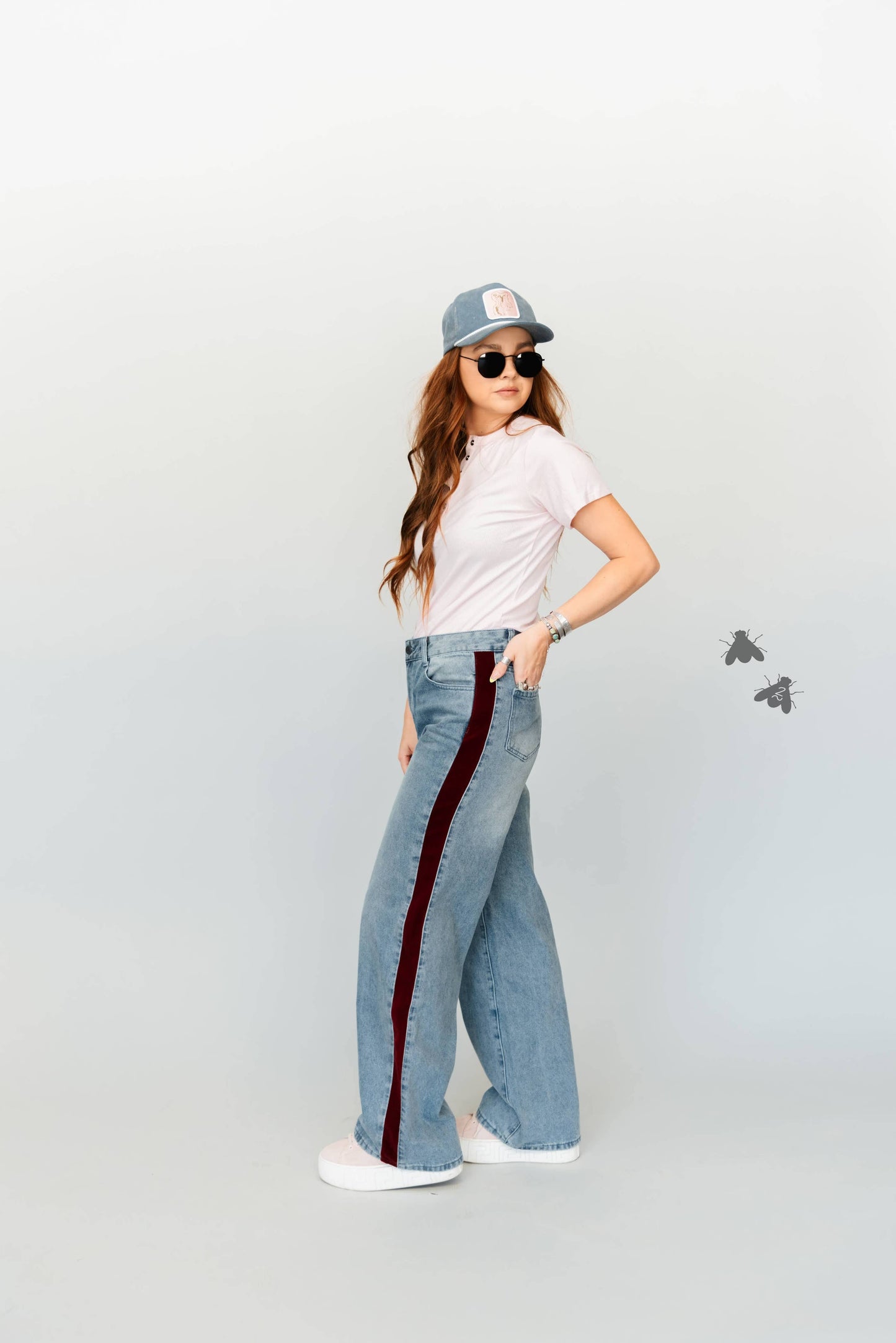 OUT OF LINE JEANS