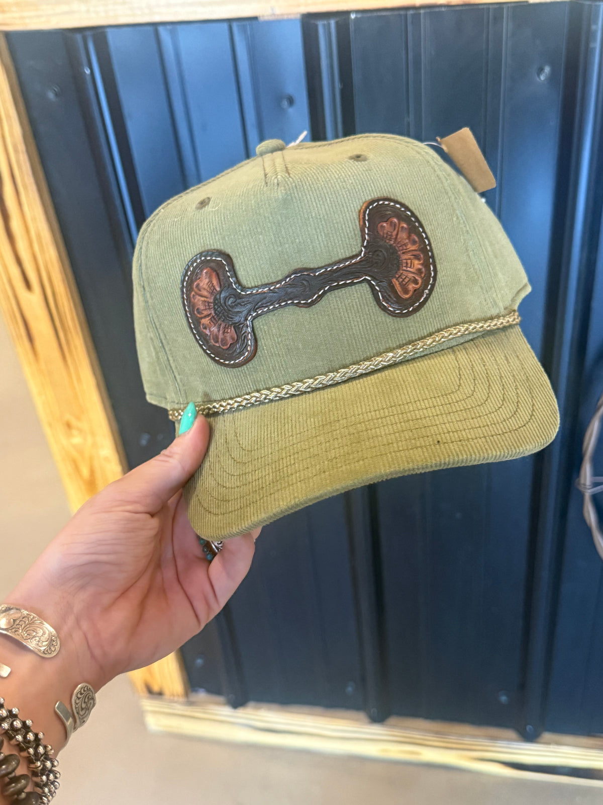 The tooled snaffle hat