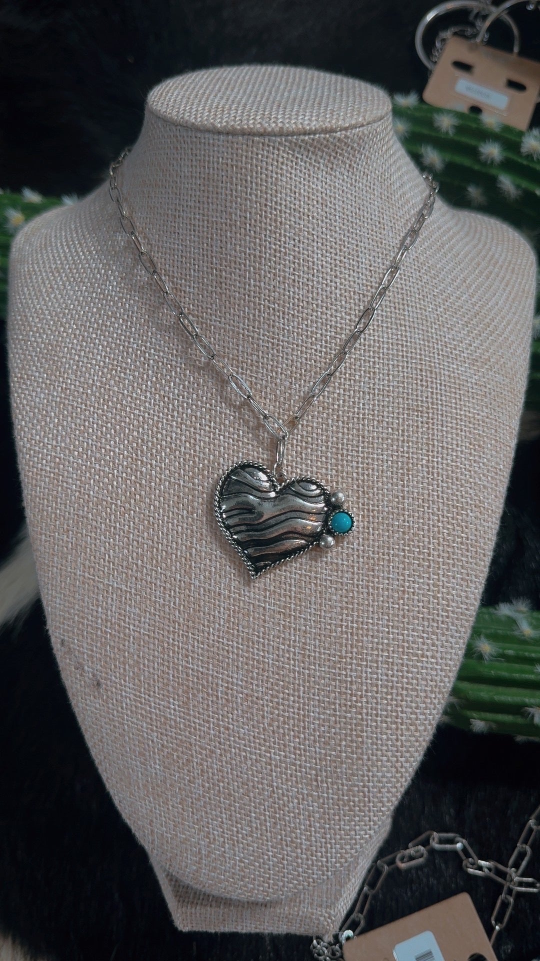 The striped heart necklace