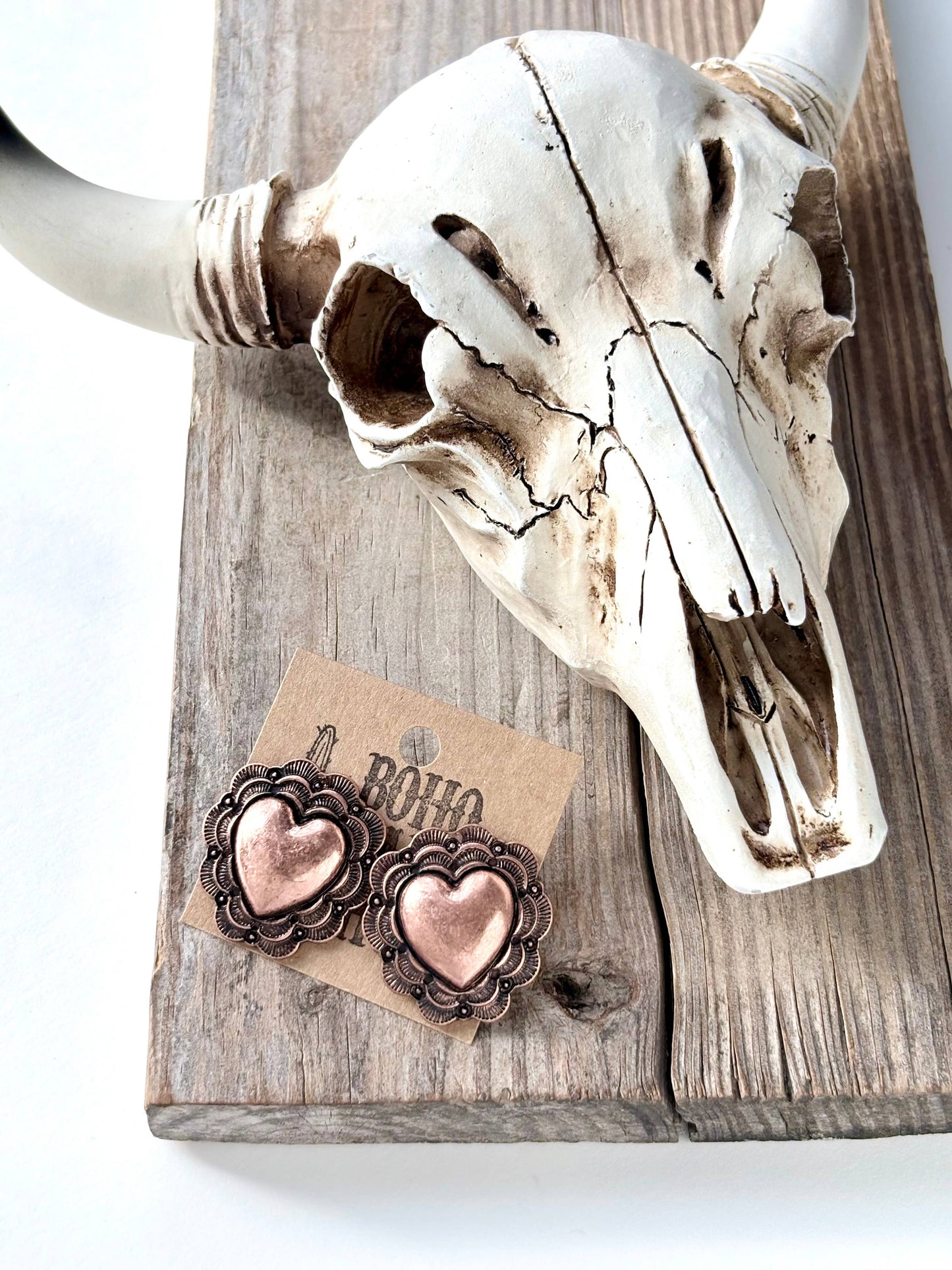 Western Style Vintage Chunky Bubble Heart Stud Earrings: Gold
