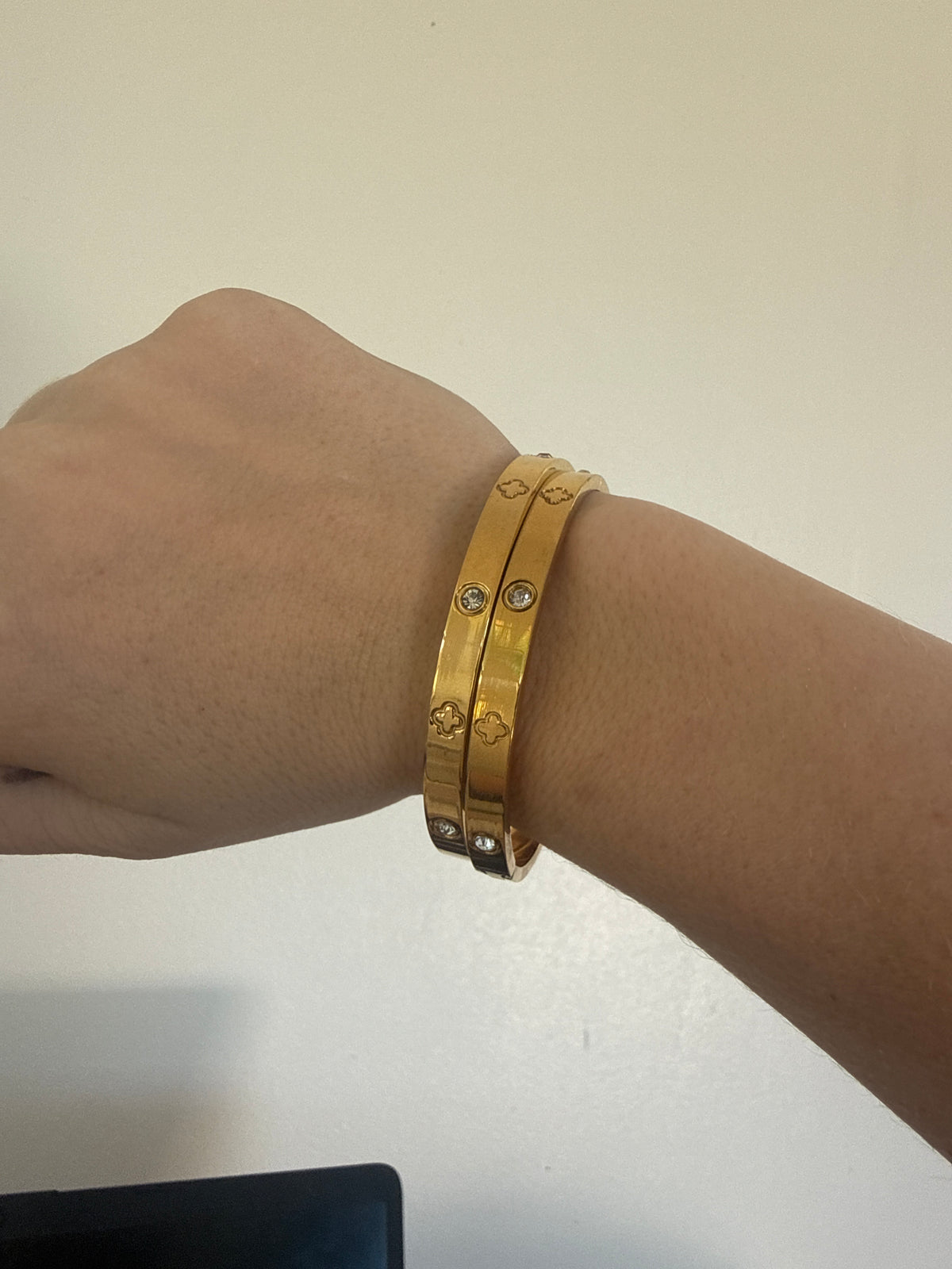 The gold luxe bangle