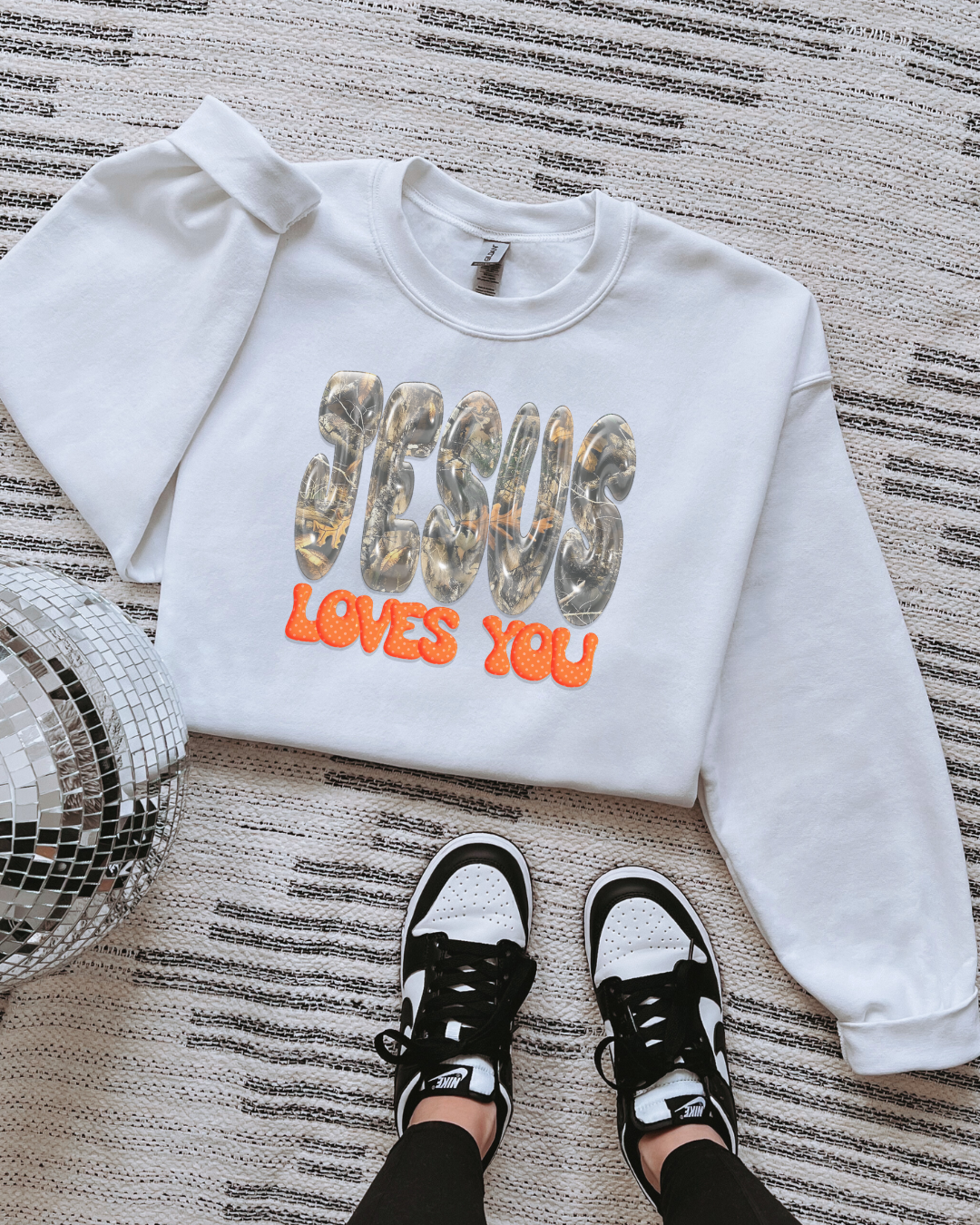 Jesus loves you  sweatshirt