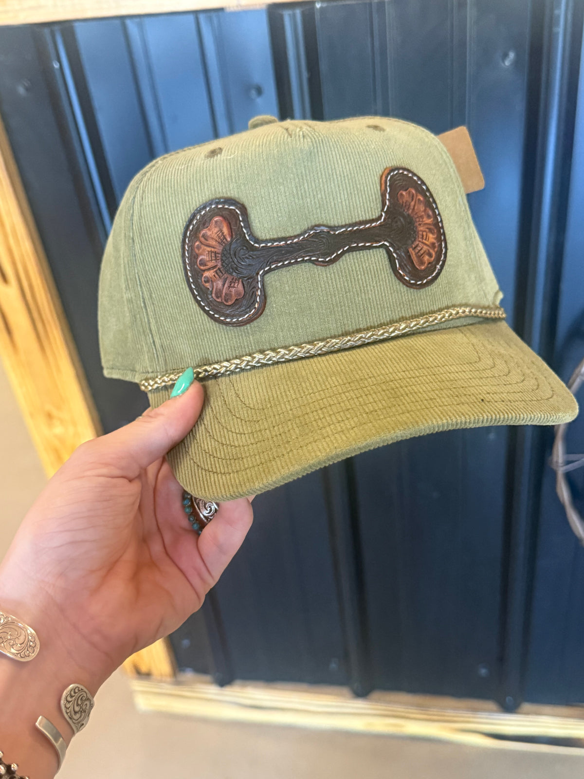 The tooled snaffle hat