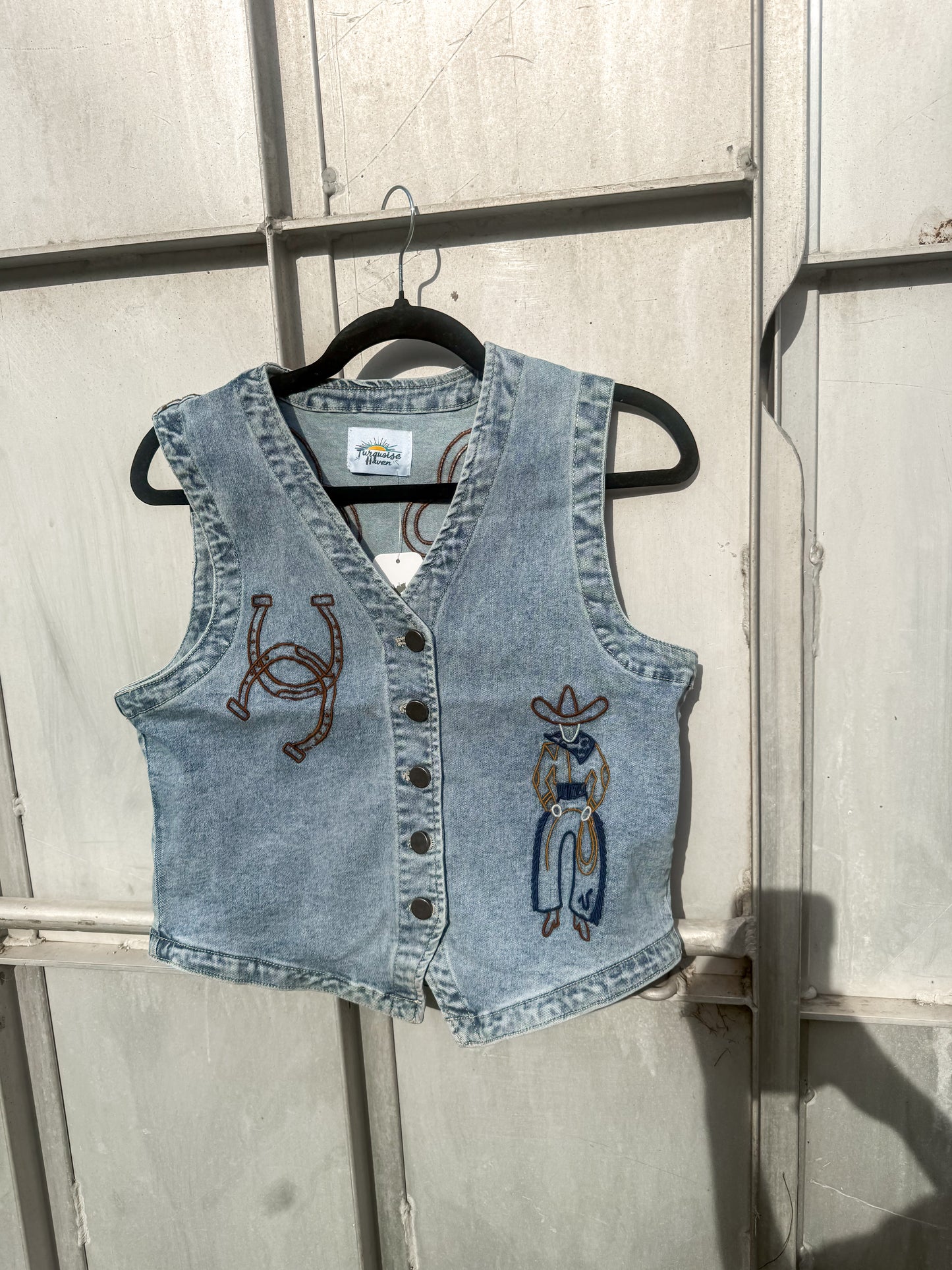 Roping Cowboy Embroidery Vest