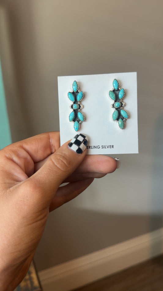The lady Mae Kingman post stud earrings