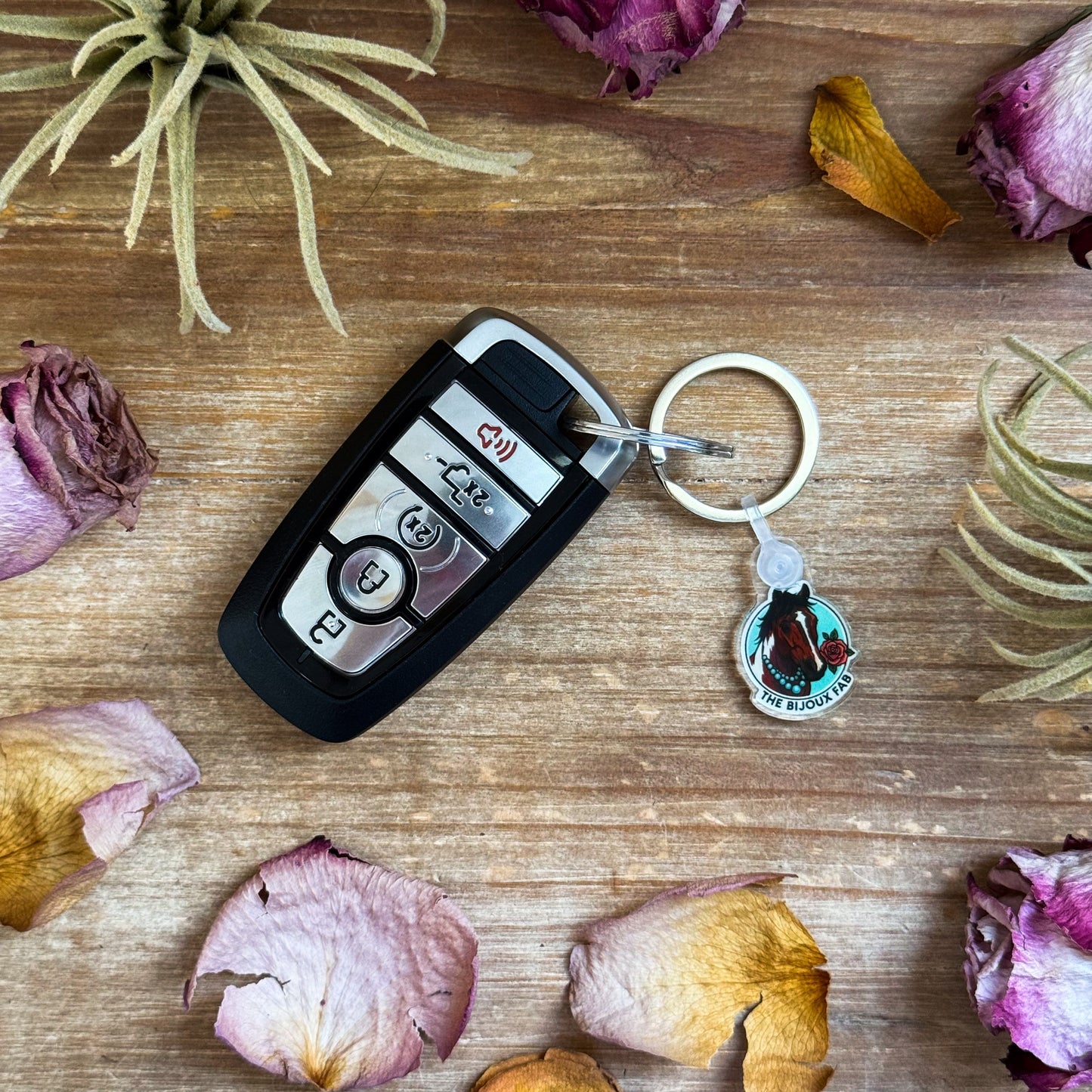 Bijoux FAB Character Keychain – Fabienne, Devon & Trouble