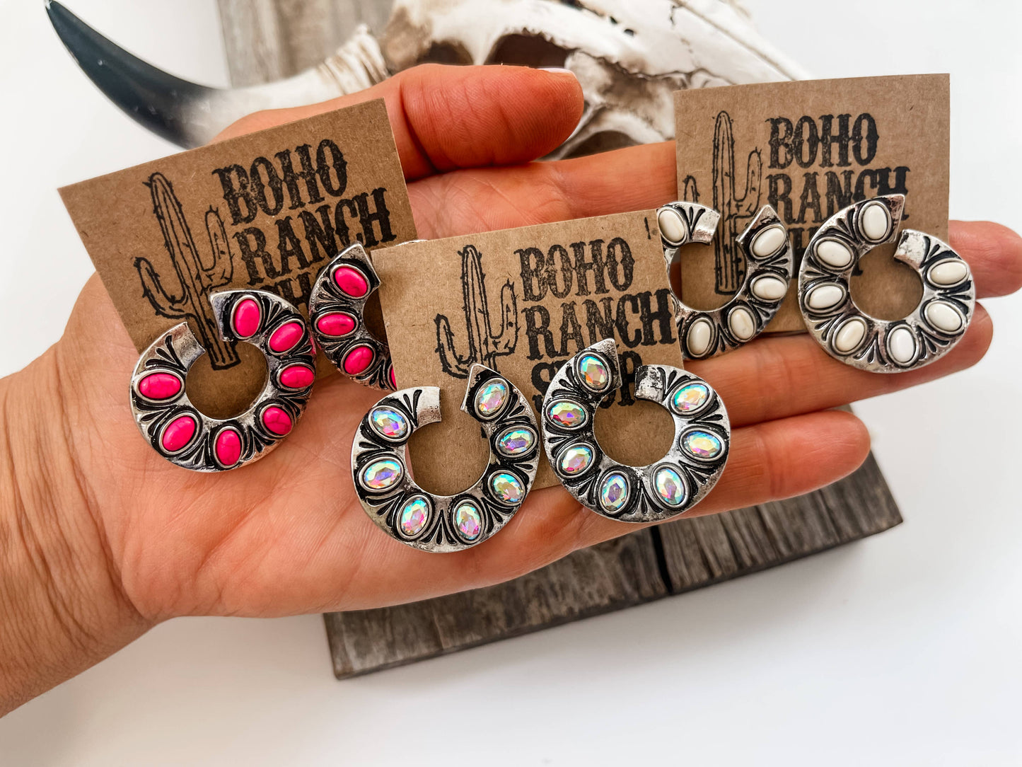 Western Textured Curved Stud Earrings: PINK