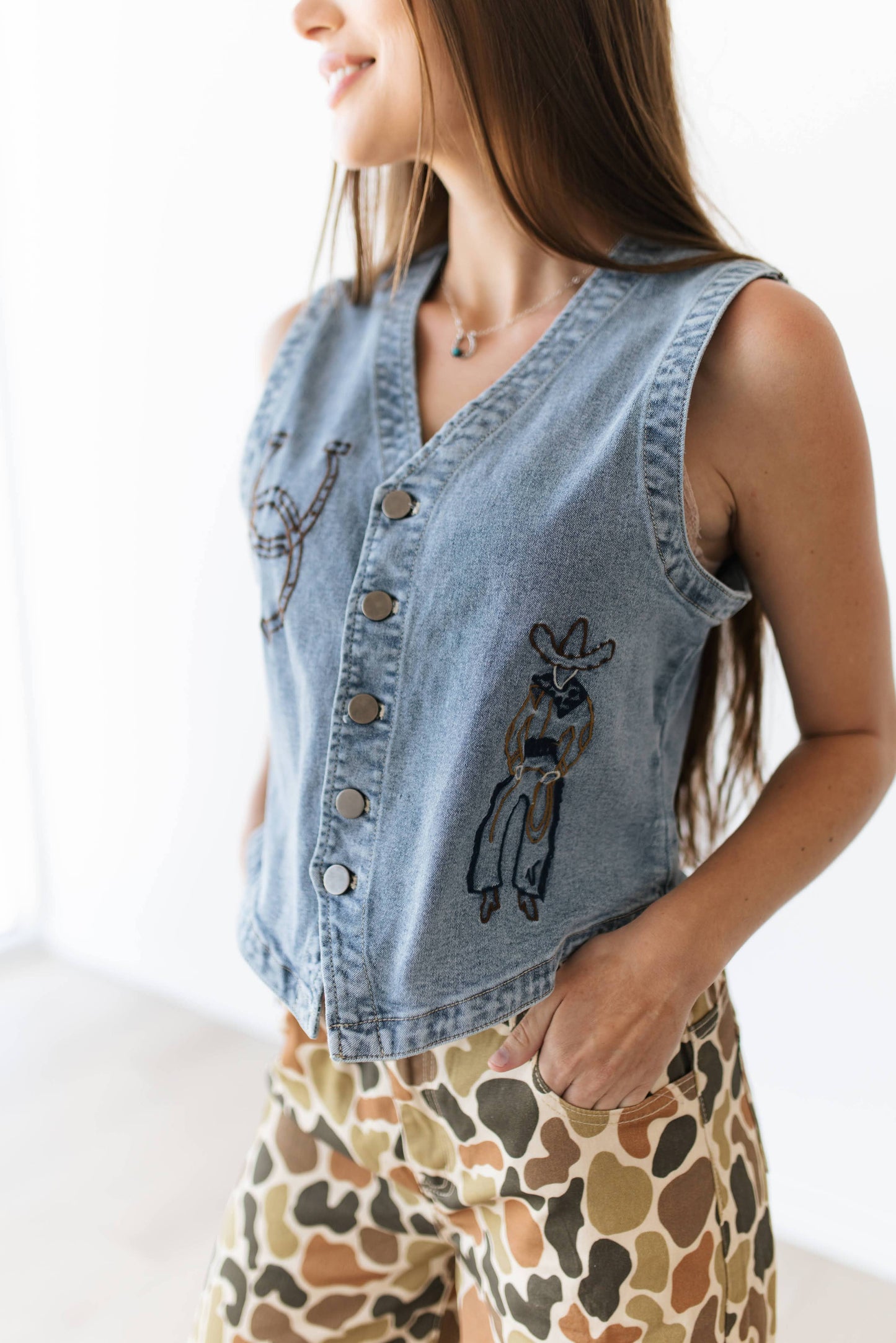 Roping Cowboy Embroidery Vest