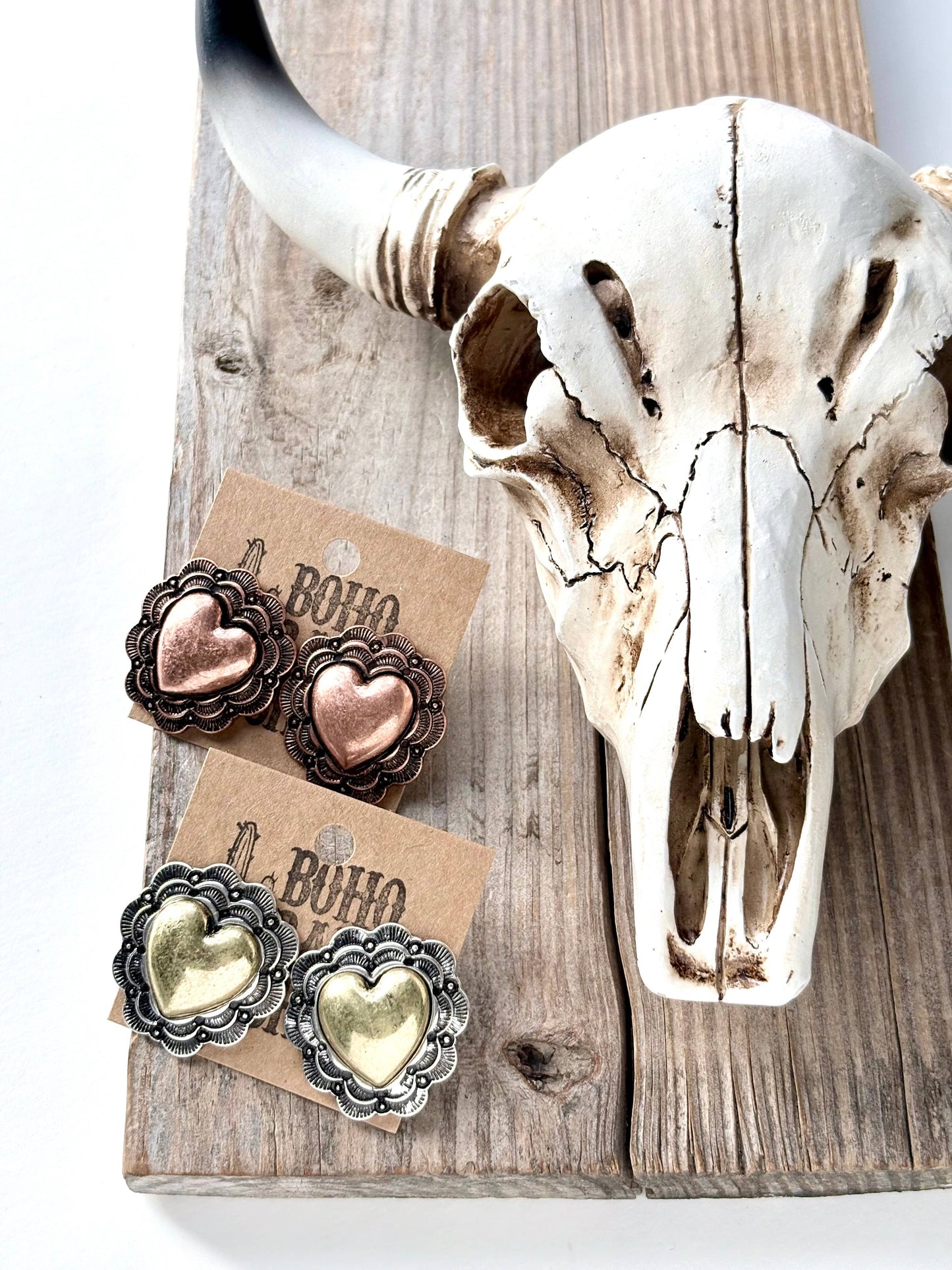 Western Style Vintage Chunky Bubble Heart Stud Earrings: Gold